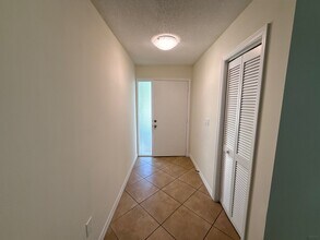 100 Golfview Dr in Homosassa, FL - Foto de edificio - Building Photo