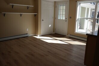 79 Center Rd, Unit 3 in Essex Junction, VT - Building Photo - Building Photo