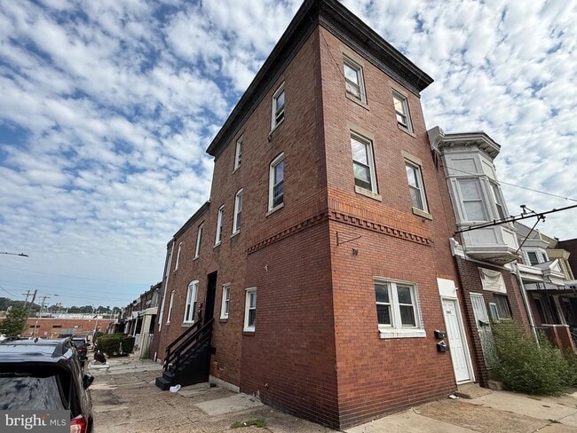 property at 1945 W Hunting Park Ave