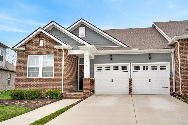313 Gingerwood Ln in Hendersonville, TN - Foto de edificio - Building Photo