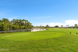 4305 Bay Point Rd in Panama City Beach, FL - Foto de edificio - Building Photo