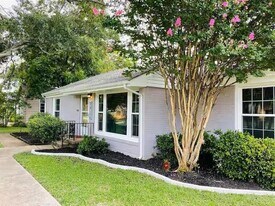 3713 S Hills Ave in Fort Worth, TX - Building Photo