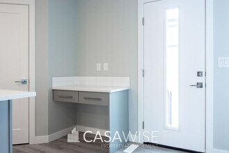 6469-177A 177A Ave in Edmonton, AB - Building Photo - Building Photo