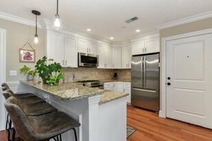 49 L St, Unit 5 in Boston, MA - Building Photo