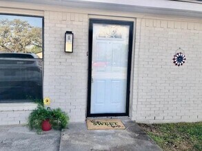 409 N Cedar St in Springtown, TX - Building Photo - Building Photo