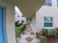 207 Burgundy Ave in Delray Beach, FL - Building Photo - Building Photo