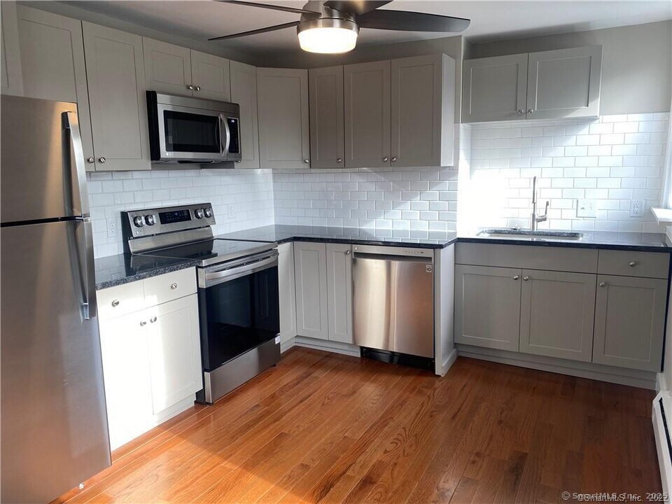 502 Chapel St in New Haven, CT - Building Photo