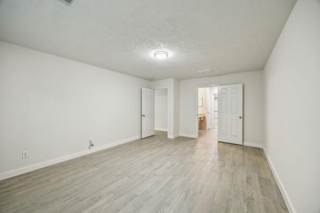 property at 39 W Sage Creek Pl