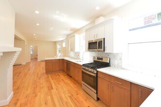 309 Academy St, Unit 2 in South Orange, NJ - Foto de edificio - Building Photo