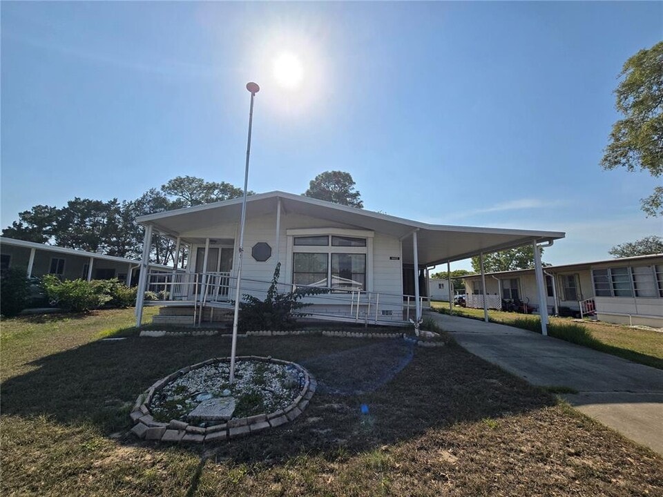8017 Fiat Ave in Brooksville, FL - Building Photo