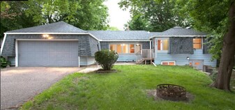 2910 Louisiana Ave N in Minneapolis, MN - Building Photo