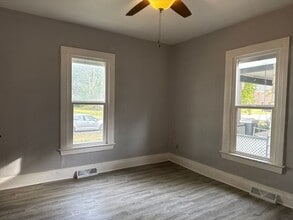 2016 E Capitol Ave in Springfield, IL - Building Photo - Building Photo