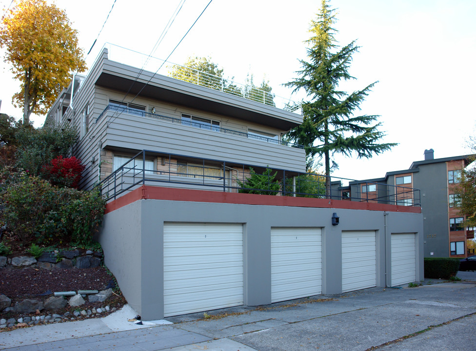 1623 5th Ave N in Seattle, WA - Building Photo