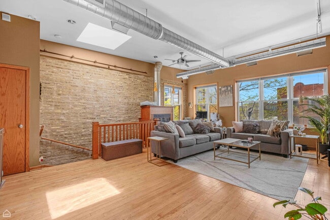 property at 1341 N Western Ave