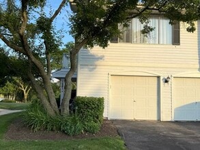 1605 Ashley Ct in Darien, IL - Building Photo - Building Photo