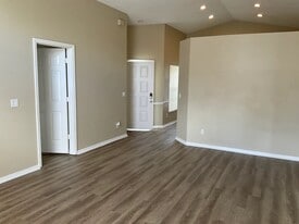 1624 Elmstead Ct in Orlando, FL - Building Photo