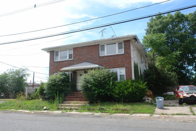 1131 Union St in Linden, NJ - Building Photo - Building Photo