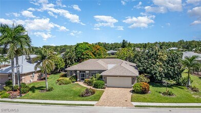 4122 Olde Meadowbrook Ln in Bonita Springs, FL - Building Photo - Building Photo