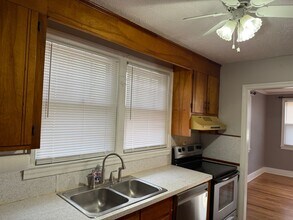 329 Guilford St in West Columbia, SC - Building Photo - Building Photo