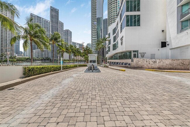 325 S Biscayne Blvd, Unit 3922 in Miami, FL - Building Photo - Building Photo