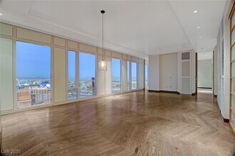3750 S Las Vegas Blvd in Las Vegas, NV - Building Photo - Building Photo