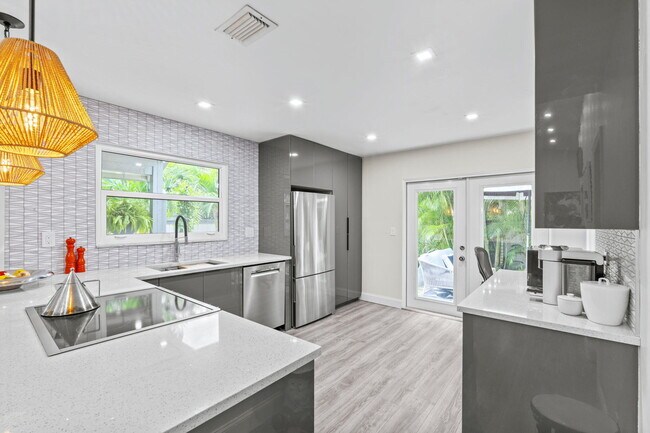 2474 Bedford Mews Dr in Wellington, FL - Building Photo - Building Photo