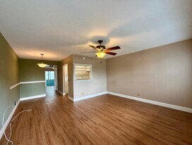 364 Camden P in West Palm Beach, FL - Building Photo