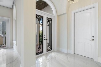 549 NE 19th Ave in Deerfield Beach, FL - Building Photo - Building Photo