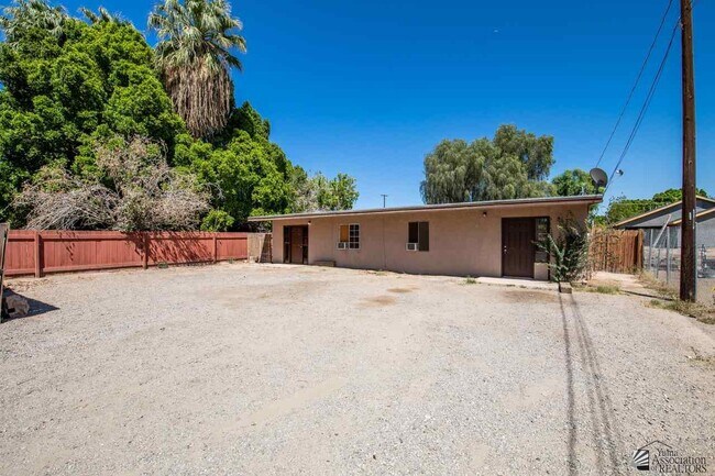 251 S 17th Ave in Yuma, AZ - Building Photo - Building Photo