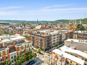 1501 Vine St, Unit 302 in Cincinnati, OH - Foto de edificio - Building Photo