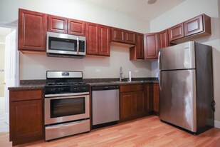 1580 N Clybourn Ave, Unit 3 in Chicago, IL - Building Photo