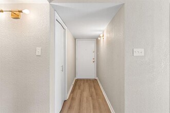 4901 Bryce Ave in Fort Worth, TX - Building Photo - Building Photo