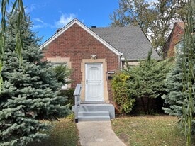 13675 Pfent St in Detroit, MI - Building Photo