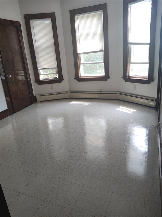 71 Heath St in Boston, MA - Building Photo