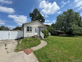 15345 Jackson St in Taylor, MI - Building Photo