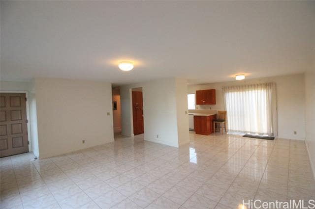 property at 99-536-536 Kapahulani Pl