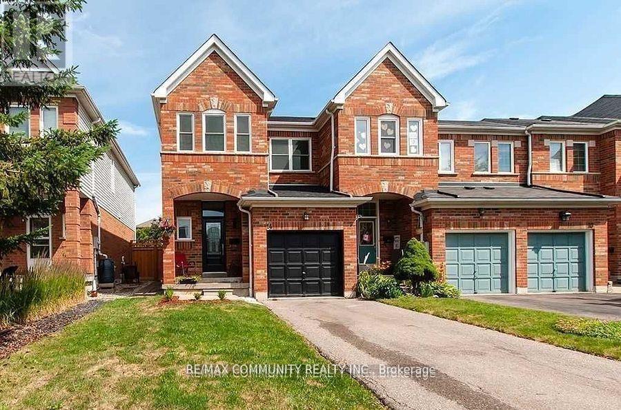 14 Blacksmith Ln in Whitby, ON - Building Photo
