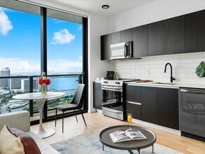 398 NE 5th St in Miami, FL - Building Photo - Building Photo