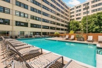 900 Peachtree St NE in Atlanta, GA - Building Photo - Building Photo