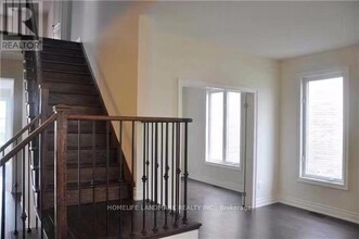 74 Briarfield Ave in East Gwillimbury, ON - Building Photo - Building Photo