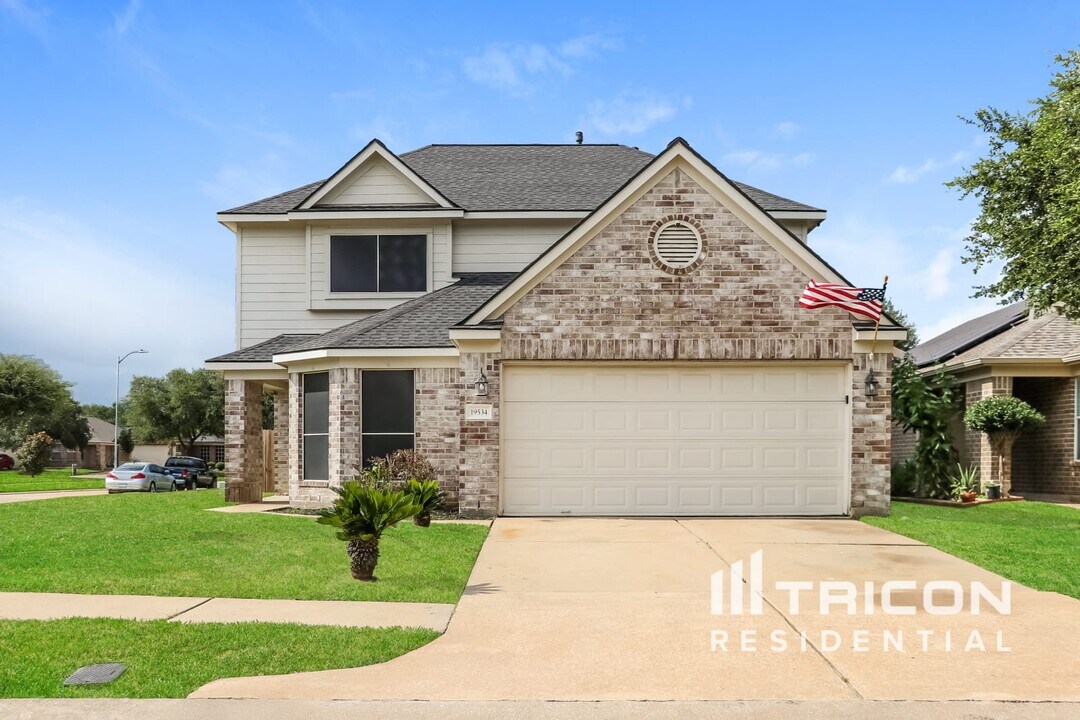 19534 Lighthouse Scene Ln in Cypress, TX - Foto de edificio