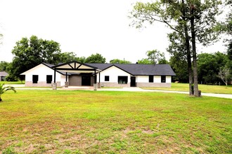 2708 Sams Dr in Seabrook, TX - Building Photo - Building Photo