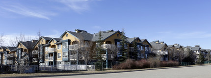 Laurel House At The Park in Calgary, AB - Building Photo - Building Photo