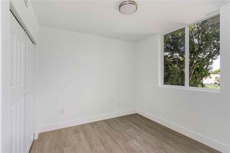 1620 NW 18th St in Miami, FL - Building Photo - Building Photo