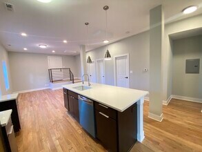 2207 W 18th St in Chicago, IL - Building Photo - Building Photo