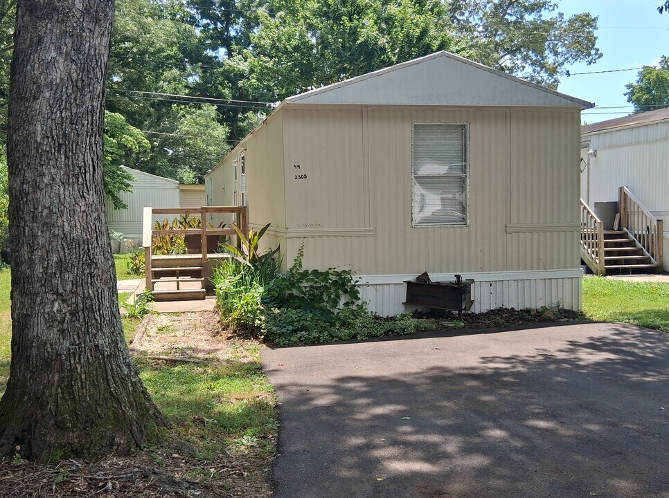 2305 Park Edge Way in Knoxville, TN - Building Photo