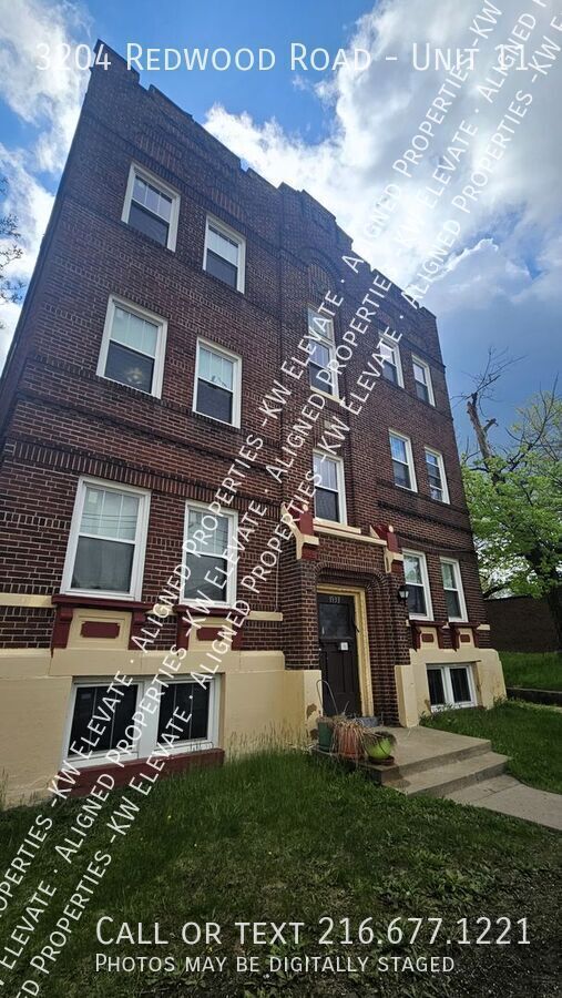 3204 Redwood Rd in Cleveland Heights, OH - Building Photo - Building Photo