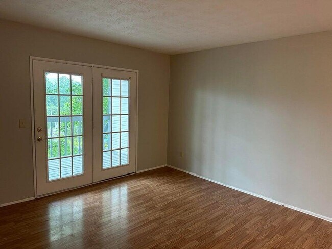 215 Weslee Way, Unit 31 in Hazard, KY - Building Photo - Building Photo