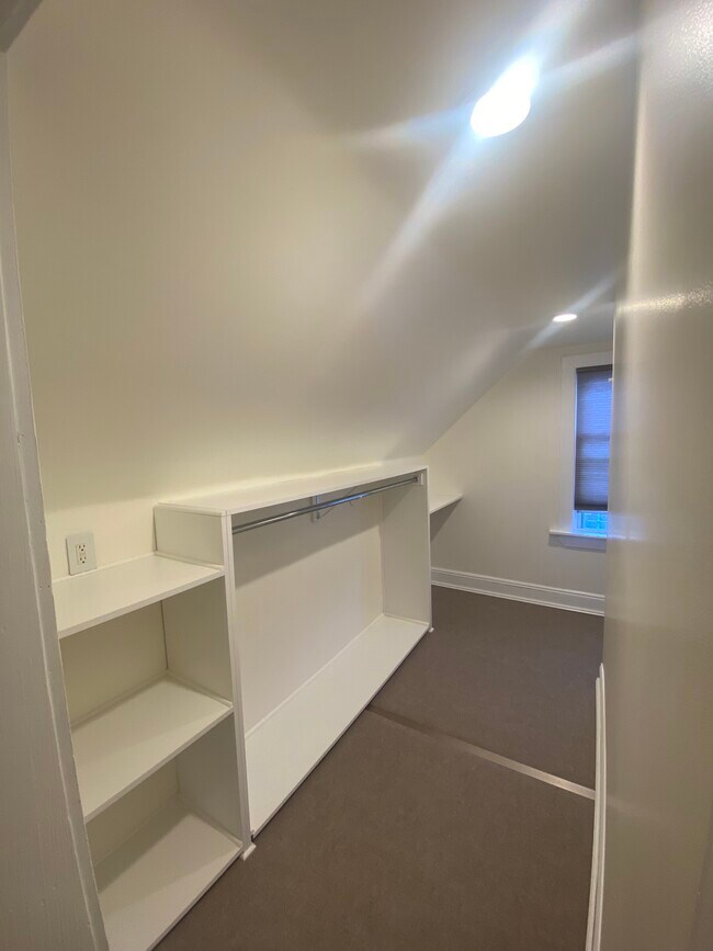 220 Hayward Pl, Unit Floor 2