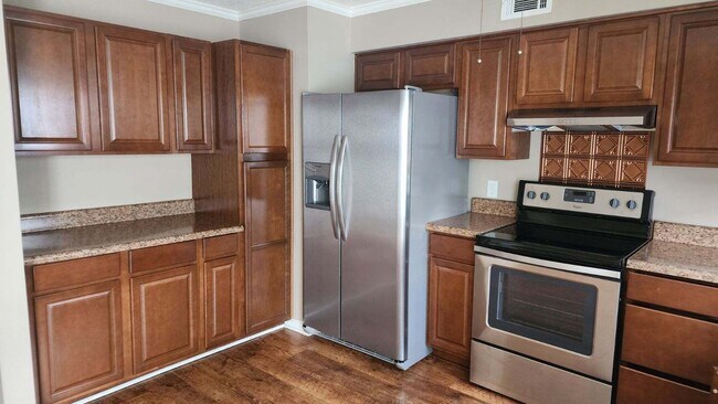 property at 136 Oakmont Dr